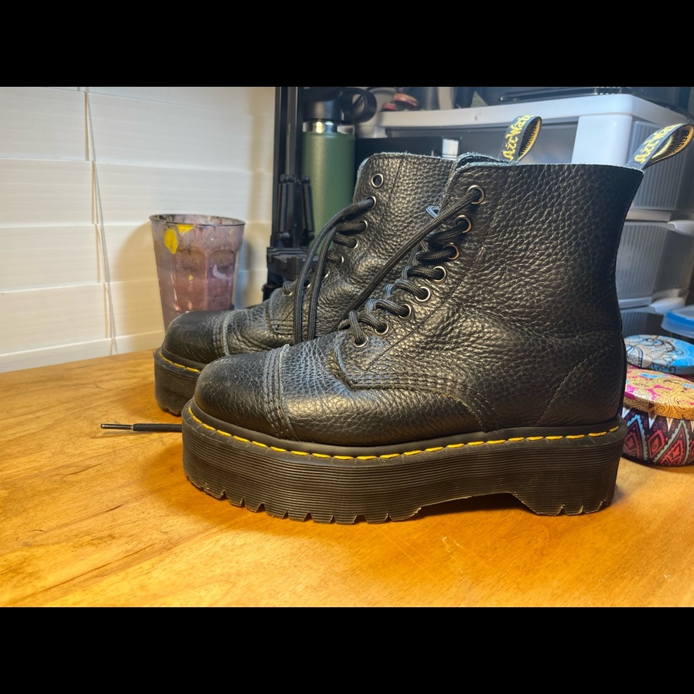 Sinclair platform Doc Martens US Size7